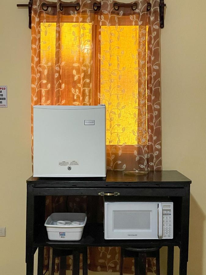 B Aparts Hotel Coxen Hole Ngoại thất bức ảnh