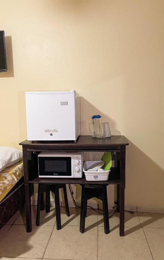 B Aparts Hotel Coxen Hole Ngoại thất bức ảnh