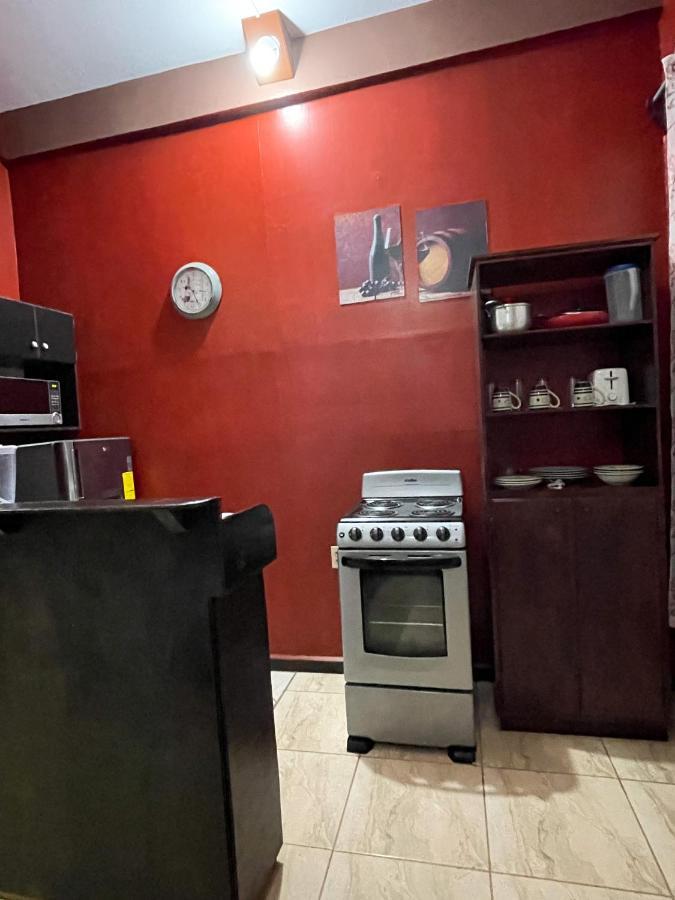 B Aparts Hotel Coxen Hole Ngoại thất bức ảnh