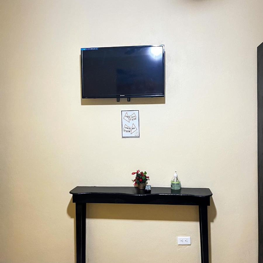 B Aparts Hotel Coxen Hole Ngoại thất bức ảnh