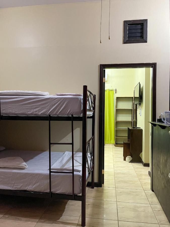 B Aparts Hotel Coxen Hole Ngoại thất bức ảnh