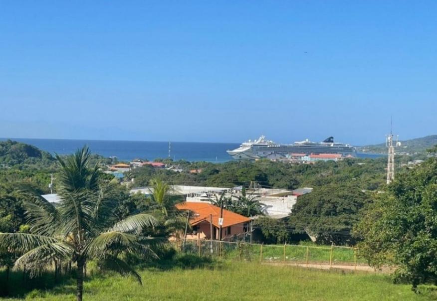 B Aparts Hotel Coxen Hole Ngoại thất bức ảnh